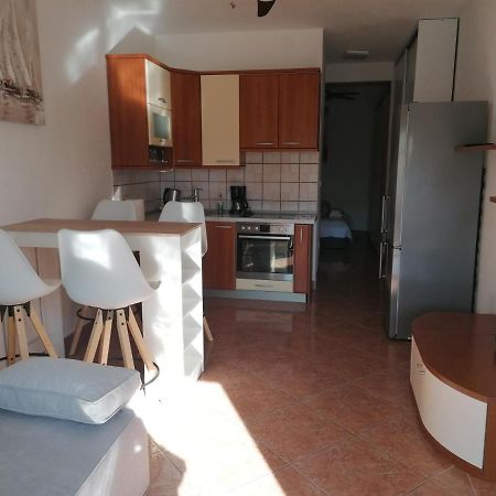 Apartman Adriana Karlobag Eksteriør billede